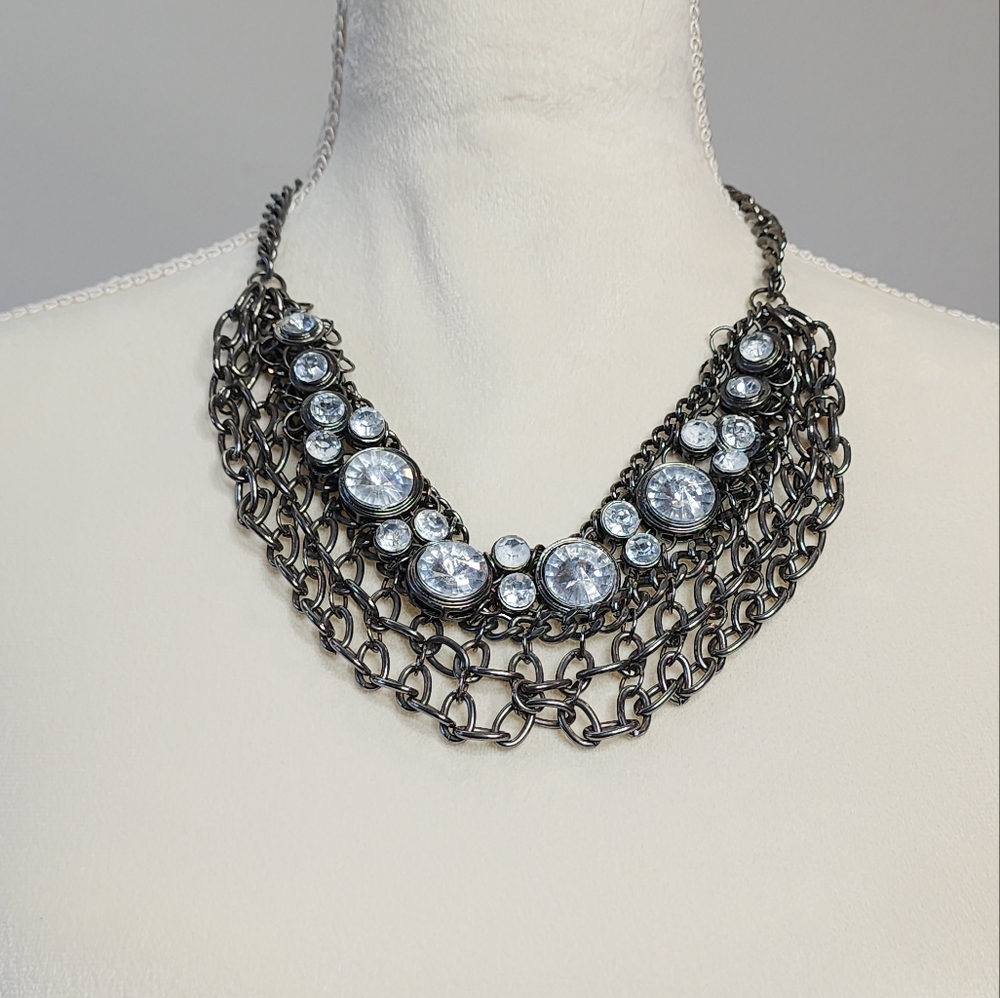 Chainlink Necklace with Rhinestones like diamonds.